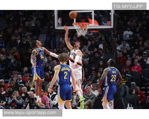 布克称赞马克威廉姆斯攻防两端表现出色球队急需他的贡献